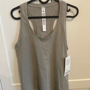 Lululemon love tank sz 6